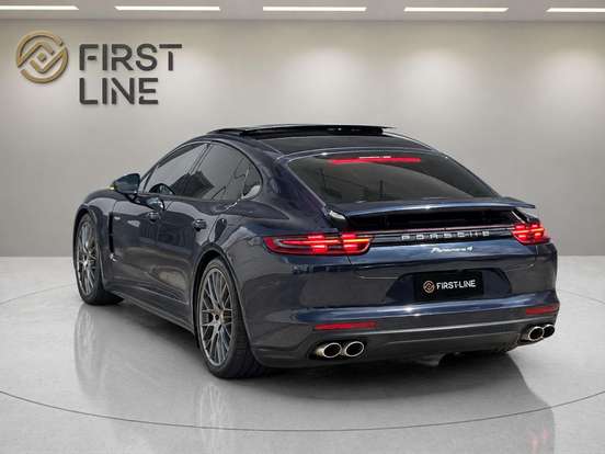 PORSCHE-PANAMERA-2020