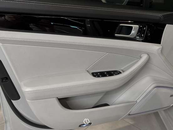 PORSCHE-PANAMERA-2020