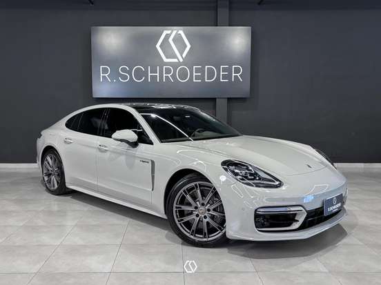 PORSCHE-PANAMERA-2022