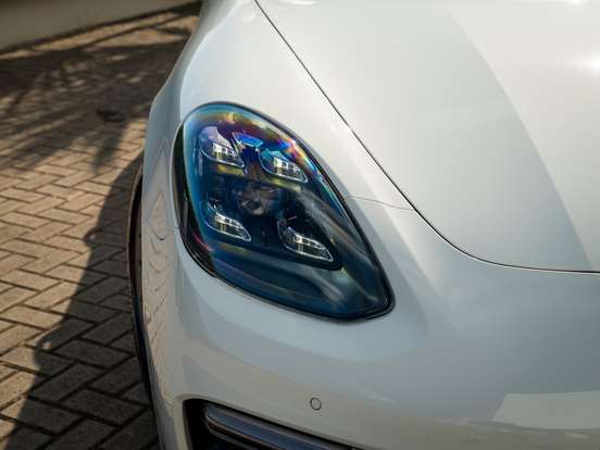PORSCHE-PANAMERA-2023