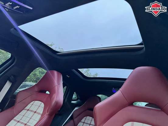 PORSCHE-PANAMERA-2023