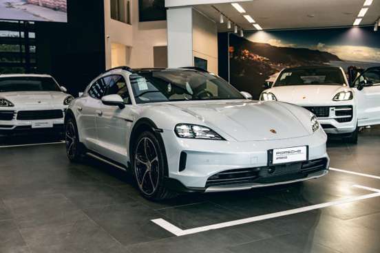 PORSCHE-TAYCAN-2025