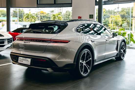 PORSCHE-TAYCAN-2025