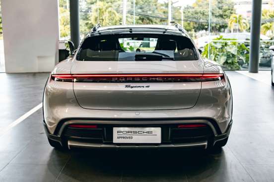 PORSCHE-TAYCAN-2025