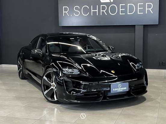 PORSCHE-TAYCAN-2020