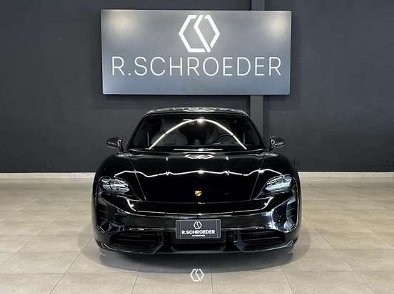 PORSCHE-TAYCAN-2020