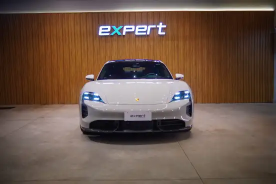 PORSCHE-TAYCAN-2022