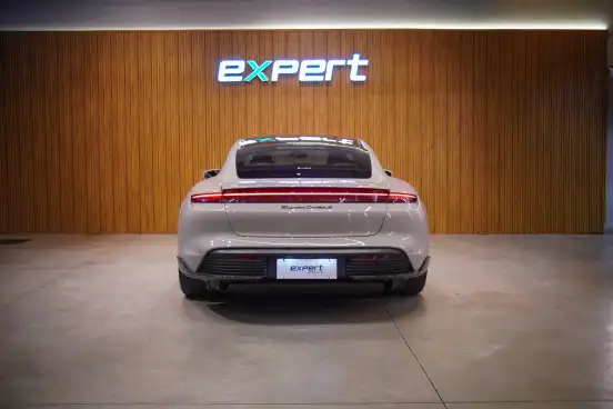 PORSCHE-TAYCAN-2022