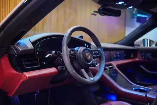 PORSCHE-TAYCAN-2022