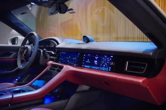 PORSCHE-TAYCAN-2022