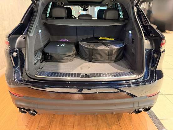 PORSCHE-CAYENNE-2019