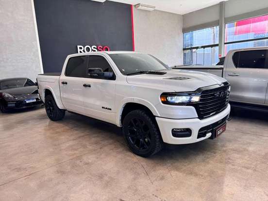 RAM-1500-3.0 HURRICANE 6 BITURBO GASOLINA LARAMIE NIGHT EDITION CD 4X4 AUTOMÁTICO RAM-1500-2024