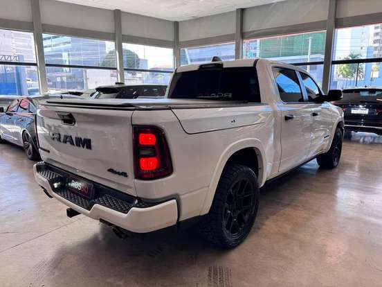 RAM-1500-3.0 HURRICANE 6 BITURBO GASOLINA LARAMIE NIGHT EDITION CD 4X4 AUTOMÁTICO RAM-1500-2024