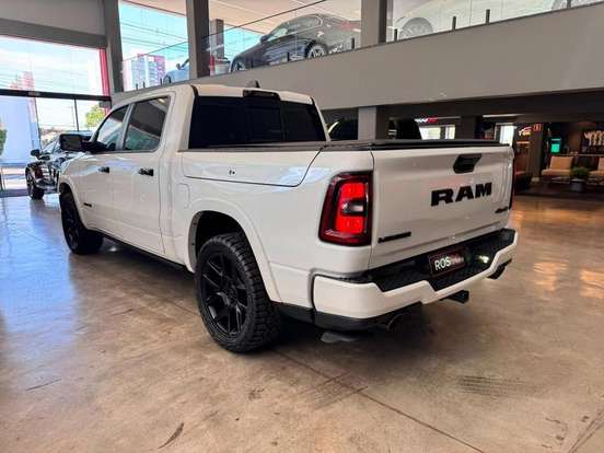 RAM-1500-3.0 HURRICANE 6 BITURBO GASOLINA LARAMIE NIGHT EDITION CD 4X4 AUTOMÁTICO RAM-1500-2024
