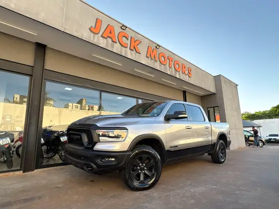 RAM 1500 5.7 V8 GASOLINA REBEL CD 4X4 AUTOMÁTICO