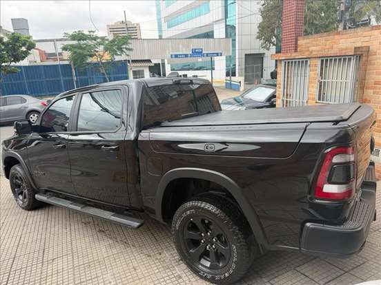 RAM-1500-5.7 V8 GASOLINA REBEL CD 4X4 AUTOMÁTICO RAM-1500-2022