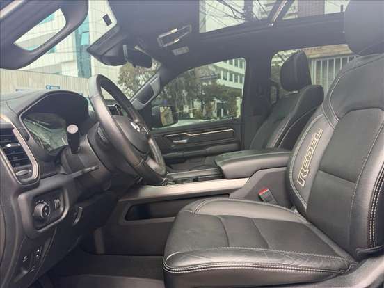 RAM-1500-5.7 V8 GASOLINA REBEL CD 4X4 AUTOMÁTICO RAM-1500-2022