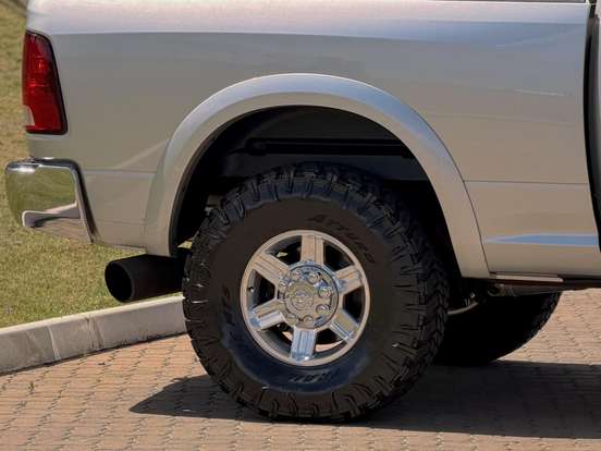 RAM-2500-6.7 LARAMIE 4X4 CD I6 TURBO DIESEL 4P AUTOMÁTICO RAM-2500-2012