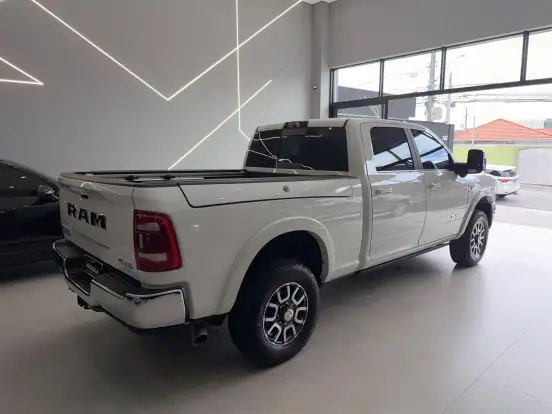 RAM-3500-6.7 I6 TURBO DIESEL LIMITED LONGHORN CD 4X4 AUTOMÁTICO RAM-3500-2024