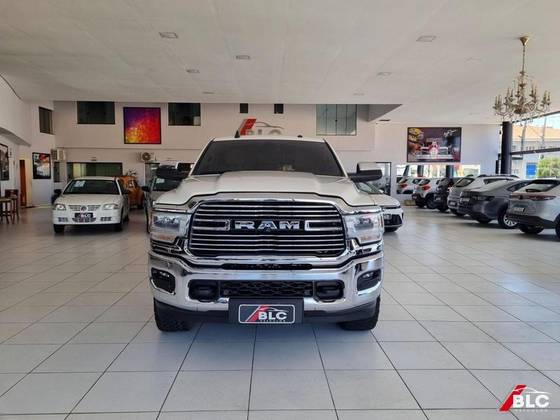 RAM 3500 6.7 I6 TURBO DIESEL LARAMIE CD 4X4 AUTOMÁTICO