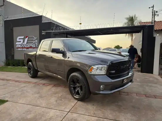 RAM-CLASSIC-5.7 V8 GASOLINA LARAMIE NIGHT EDITION CD 4X4 AUTOMÁTICO RAM-CLASSIC-2023
