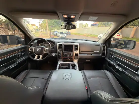 RAM-CLASSIC-5.7 V8 GASOLINA LARAMIE NIGHT EDITION CD 4X4 AUTOMÁTICO RAM-CLASSIC-2023