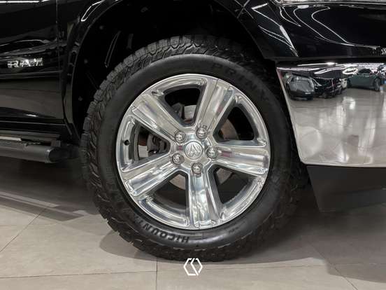 RAM-CLASSIC-5.7 V8 GASOLINA LARAMIE CD 4X4 AUTOMÁTICO RAM-CLASSIC-2022