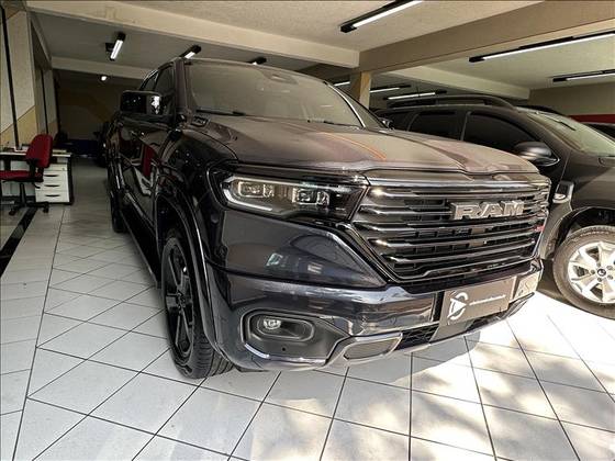 RAM RAMPAGE 2.0 HURRICANE 4 TURBO GASOLINA R/T 4X4 AUTOMÁTICO