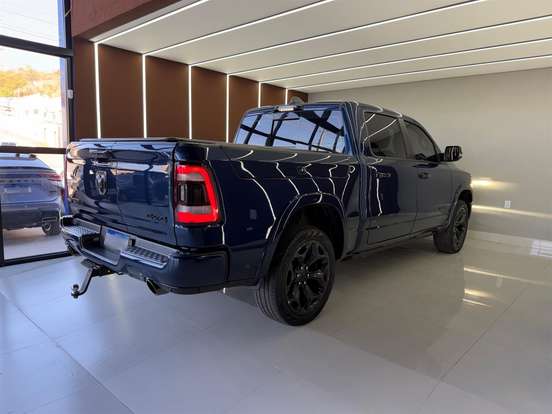 RAM-1500-5.7 V8 GASOLINA LIMITED NIGHT EDITION CD 4X4 AUTOMÁTICO RAM-1500-2024