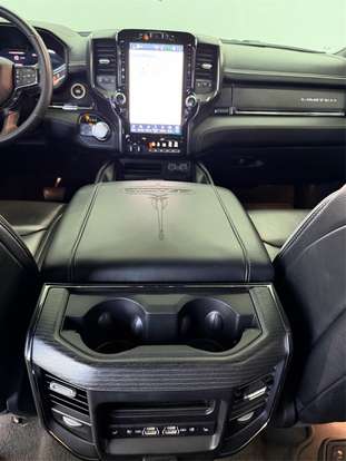 RAM-1500-5.7 V8 GASOLINA LIMITED NIGHT EDITION CD 4X4 AUTOMÁTICO RAM-1500-2024