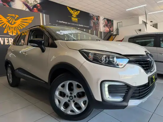 RENAULT-CAPTUR-2017