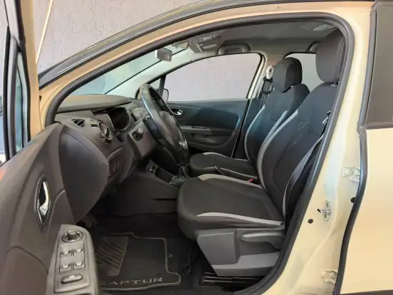 RENAULT-CAPTUR-2017