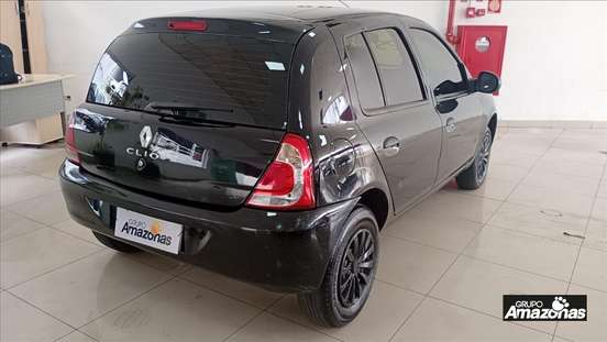 RENAULT-CLIO-2014