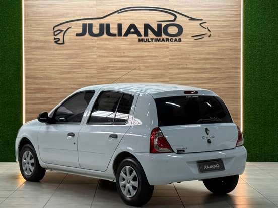 RENAULT-CLIO-2014