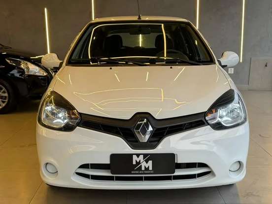 RENAULT-CLIO-2015