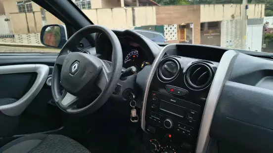 RENAULT-DUSTER-2019