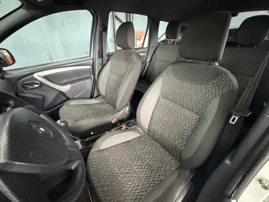 RENAULT-DUSTER-2018