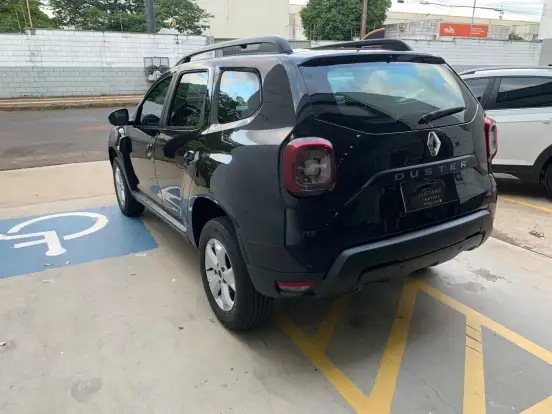 RENAULT-DUSTER-2023