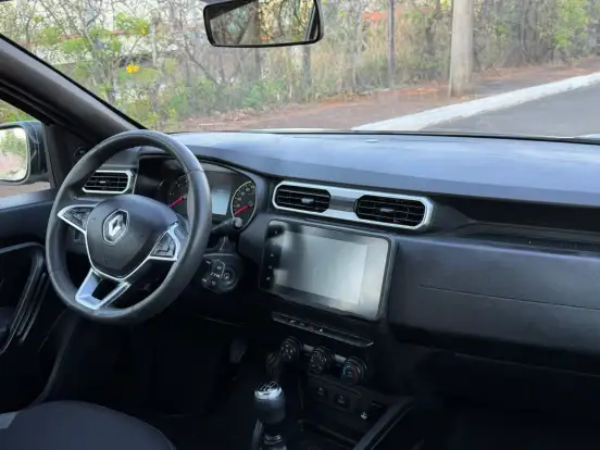 RENAULT-DUSTER-2023