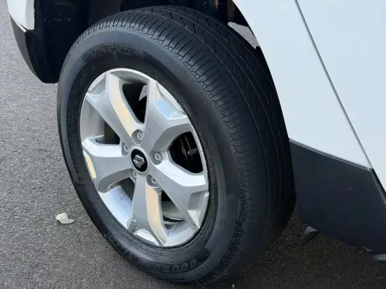 RENAULT-DUSTER-2023
