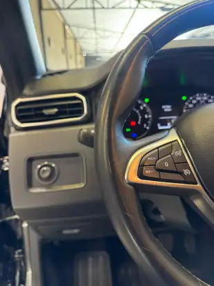 RENAULT-DUSTER-2023