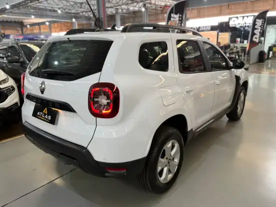 RENAULT-DUSTER-2023