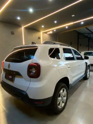 RENAULT-DUSTER-2023