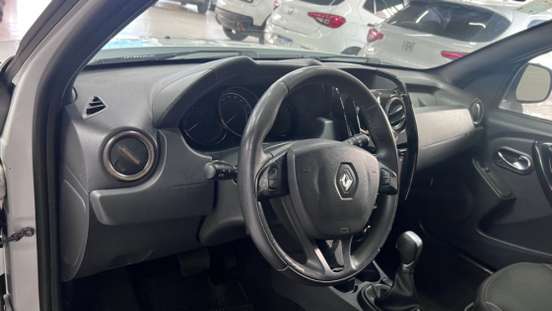 RENAULT-DUSTER-2018