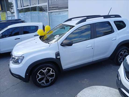 RENAULT-DUSTER-2023