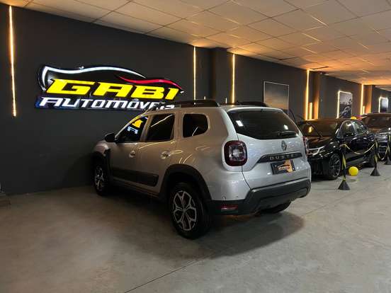 RENAULT-DUSTER-2022