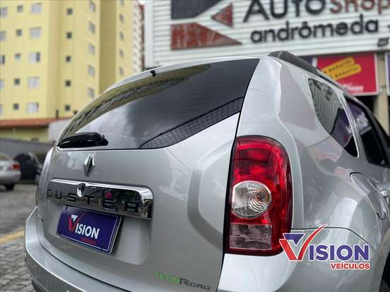 RENAULT-DUSTER-2012