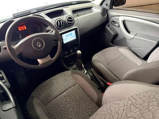 RENAULT-DUSTER-2014