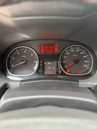 RENAULT-DUSTER-2012