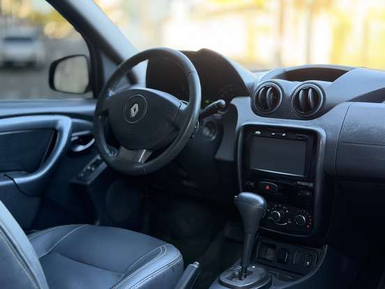 RENAULT-DUSTER-2014